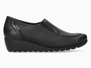 Bertina-Mobils-woman-black-loafer-wide-fit